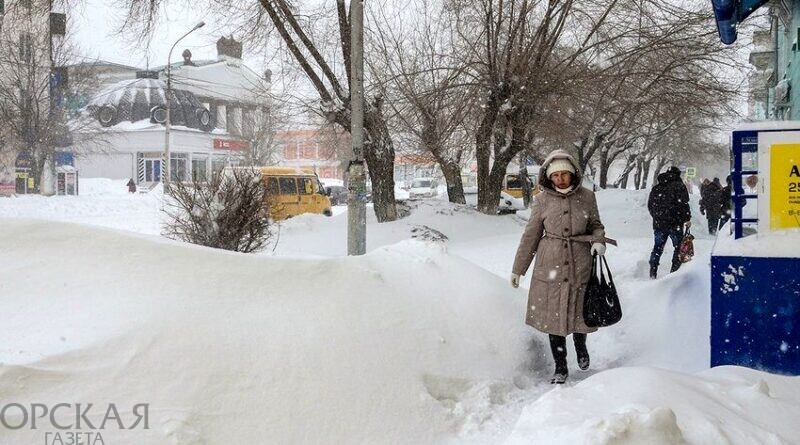 16 марта 2016 года. Пр. Ленина. Весной такого снегопада уж точно давно не помнят здешние места…